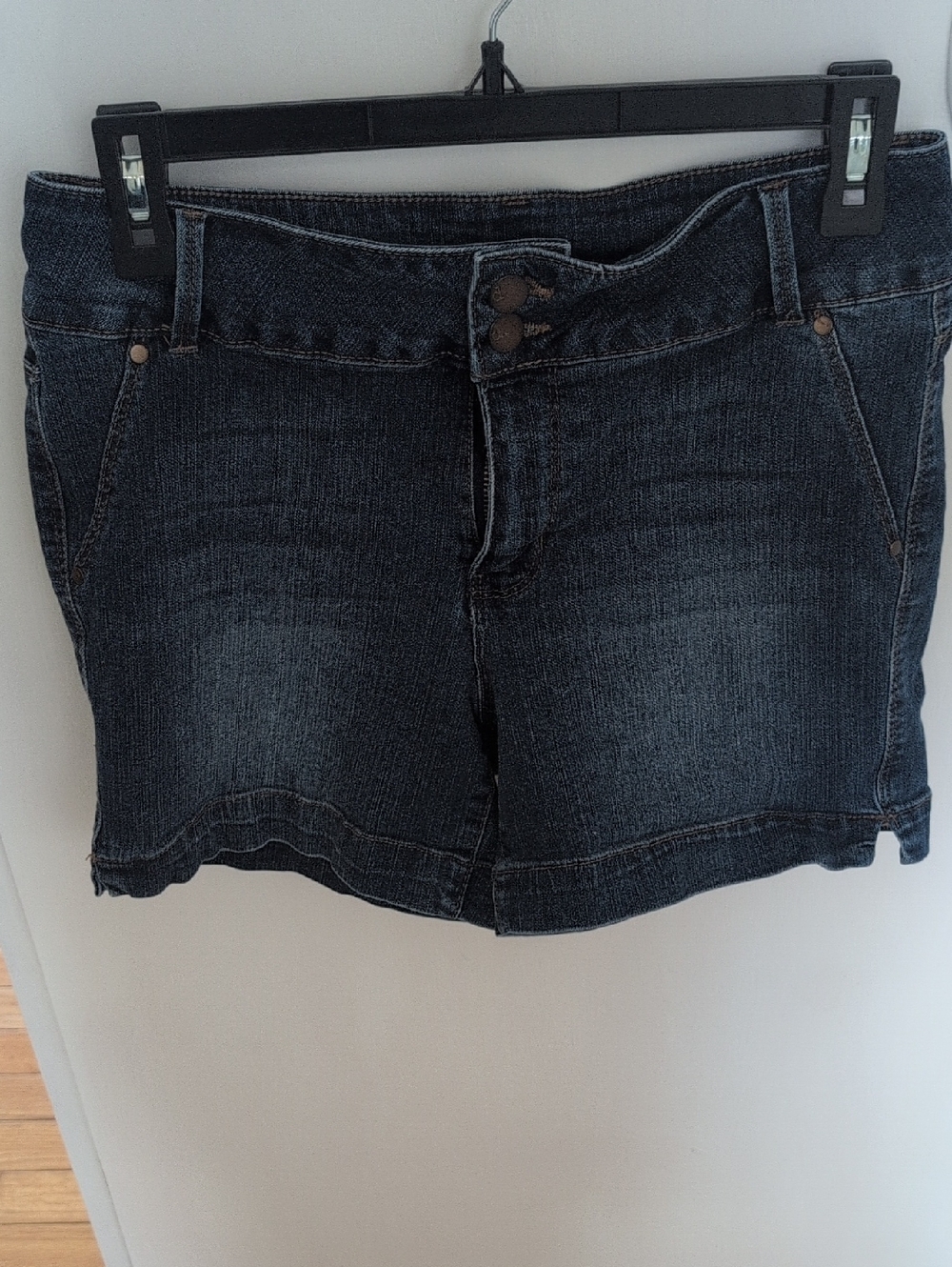 3/$10 d. jeans Indigo Blue Denim Short with Contrast Stitching